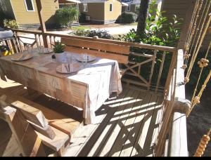 Balkon lub taras w obiekcie Mobil home Premium Camping 5*