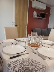 Gallery image of Mobile Home Cosy vue sur l'étang in Canet-en-Roussillon