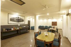 Posezení v ubytování Hotel Airport Paradise At Delhi Airport + 28 fotografií