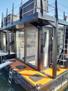 多尔梅莱托Floating Experience Black Pearl, Lago Maggiore的相册照片