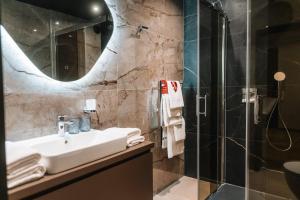 Hotel Jakobwirt Westendorf的一间浴室