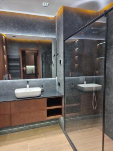 Koupelna v ubytování Premium apartment in Porta Batumi Tower