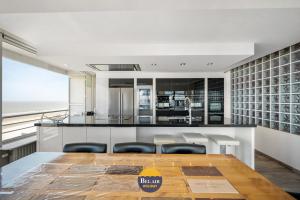 Kuchyň nebo kuchyňský kout v ubytování Luxury Apartment with Amazing Seaview in Ostend T1