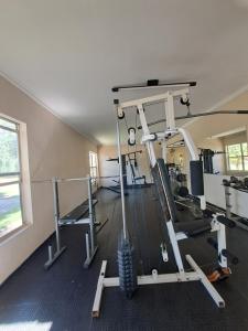 Γυμναστήριο ή/και όργανα γυμναστικής στο Hermosa casa de lujo en Condiminio Montibello Zona Av Pirai 4to anillo