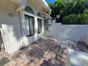 Μπαλκόνι ή βεράντα στο Hermosa casa de lujo en Condiminio Montibello Zona Av Pirai 4to anillo