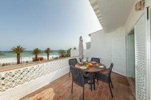 Μπαλκόνι ή βεράντα στο Beachline Apartment in Praia da Luz