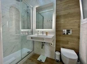 Kúpeľňa v ubytovaní BarcelonaForRent The Gaudi Suites