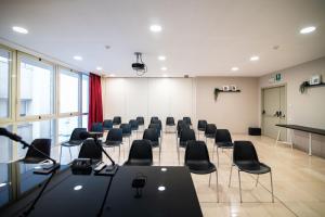 The business area and/or conference room at Residence Panigale