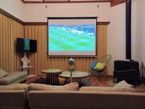 TV a/nebo společenská místnost v ubytování S-villa Nasu Blanca