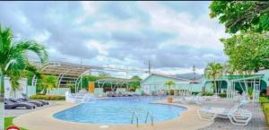 Piscina di Enchanting 3 BR 2 Bath Condo in the Heart of Jaco o nelle vicinanze
