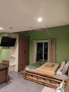 Televisyen dan/atau pusat hiburan di Sunny Edwani in Baguio City