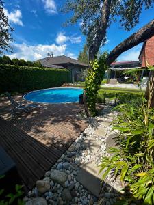 Bazén v ubytování VILLA KATARINA with heated pool nebo v jeho okolí