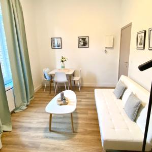 Ruang duduk di apartement city center mons