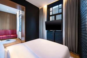 TV o dispositivi per l'intrattenimento presso Radisson RED Tbilisi