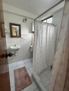 Billede fra billedgalleriet på Bright Riverside 3 Bedroom Stay Garden 5 min to Pisac i Taray