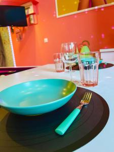 Fotografia z galérie ubytovania Funky House SPA - Jacuzzi - Salle de cinéma & Netflix - Billard - Nintendo switch & jeux v destinácii Douai