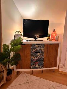 TV o dispositivi per l'intrattenimento presso Magical studio, good vibes