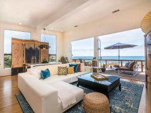 Χώρος καθιστικού στο Sophisticated La Jolla Condo Oceanview, Zen and Coastal Charm +2 φωτογραφίες