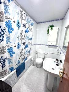 Koupelna v ubytování Apartamentos Empul El Mirador de Conil