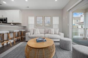 Χώρος καθιστικού στο Ace Basin - Across from ocean - Pet friendly
