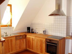 Kuchyň nebo kuchyňský kout v ubytování Ferienwohnung Am Jakobsweg