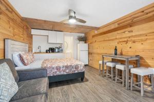 Kimberling CityStudio Condo on Table Rock Lake w Access & Views-Free Tickets-的相册照片