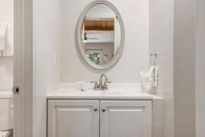 Kimberling CityStudio Condo on Table Rock Lake w Access & Views-Free Tickets-的相册照片