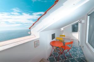 Area soggiorno di Luxury Seaview Villa with Jacuzzi, Sauna & Gym in Amalfi Coast - Villa Dorotea