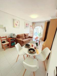 Posezení v ubytování Pritty Apartement Gracia Torrevieja + 4 fotografie