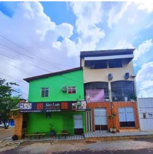 El edificio en el que está el hotel