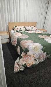 Postel nebo postele na pokoji v ubytování Good vibes + 2 fotografie
