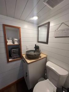 Vannituba majutusasutuses Aloha Tiny Home