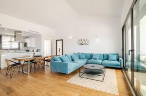 Posezení v ubytování 321 - Luxury Penthouse with amazing views