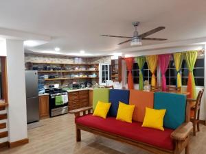 Kuchyň nebo kuchyňský kout v ubytování Popoyo Beach Home + 44 fotografií
