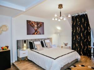 Postel nebo postele na pokoji v ubytování Nid douillet tout équipé, 6 min château d'Amboise