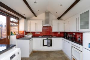 Kuchyň nebo kuchyňský kout v ubytování Isabella Place in York - 3 Bed Property, 2 Double Beds, 1 Large Double Bed, Ideal for Families