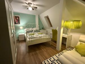 Postel nebo postele na pokoji v ubytování City View Apartment - WiFi - Netflix - Airport Shuttle