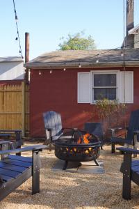 Imagen de la galería de Near Hershey, Entire house with Fire Pit, Game Room, en Middletown