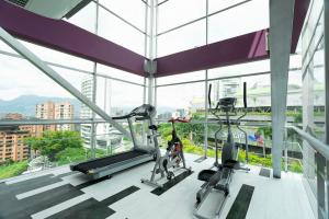 Spordikeskus ja/või sportimisvõimalused majutusasutuses Hotel bh El Poblado