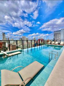 Πισίνα στο ή κοντά στο Apart Stúdio All Batel - Piscina Borda Infinita aquecida - Crianças Grátis - Colchão massageador