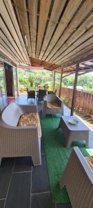 Posezení v ubytování Tauraatini House F4 - PAPEETE