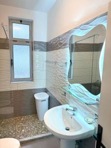 Koupelna v ubytování Pogradec Apartment + 36 fotografií