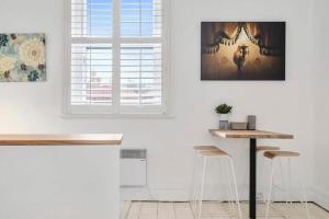 Gallery image of Urban Vibes at Grappa Court North Hobart in New Town
