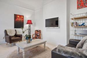 Gallery image of Urban Vibes at Grappa Court North Hobart in New Town