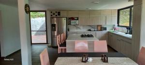 Køkken eller tekøkken på Finca Villla las Palmas + 58 billeder