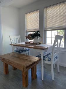 Gambar di galeri bagi Make Lasting Memories at the Bougie Beach Bungalow di Old Orchard Beach