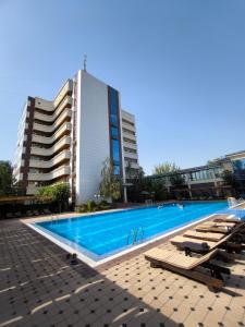 Бассейн в Ziyorat Luxury Hotel или поблизости