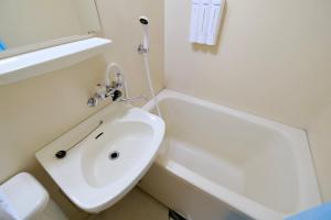 A bathroom at 桜modern 本町駅2分心斎橋10分 5名宿泊可能