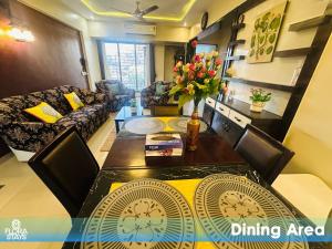 Posezení v ubytování 2 BR Service Apt Near LnT Business Park Powai