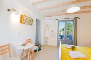 Postel nebo postele na pokoji v ubytování Medusa Beach Resort & Suites